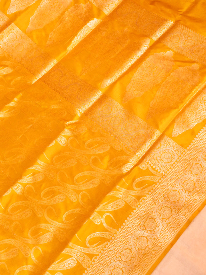 Pure Handloom Banarasi Saga Green Paisley Katan Silk Saree